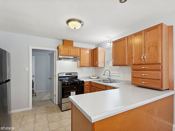 5th image of 10837 S Komensky Ave