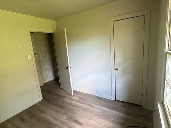 852 Huntington Ln