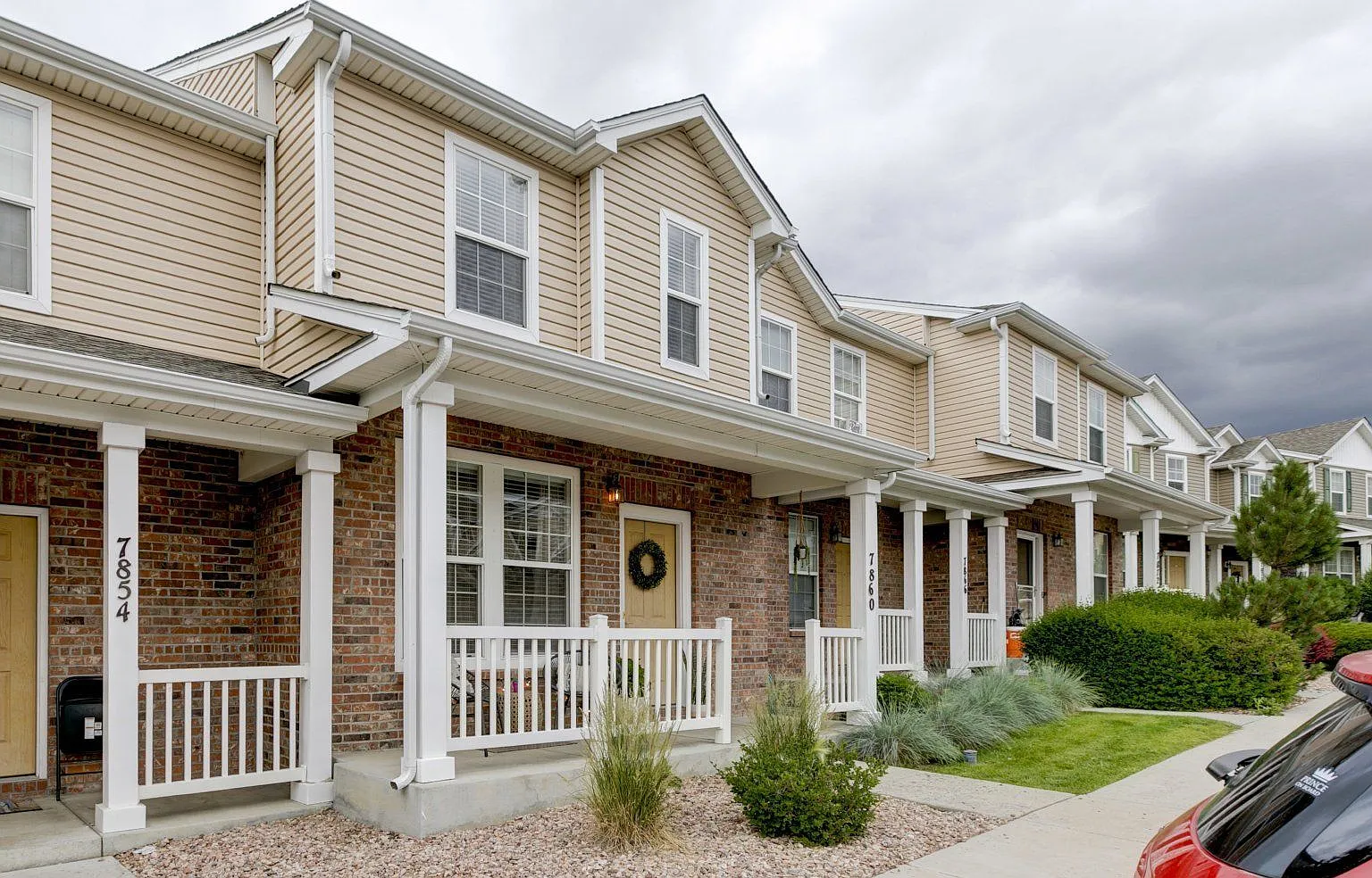 2 bed, 1.5 bath, 1186 sqft, $1,650 — Photo 3