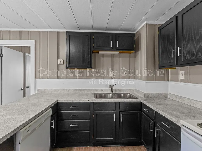 2724 Pasteur Ave — Photo 7