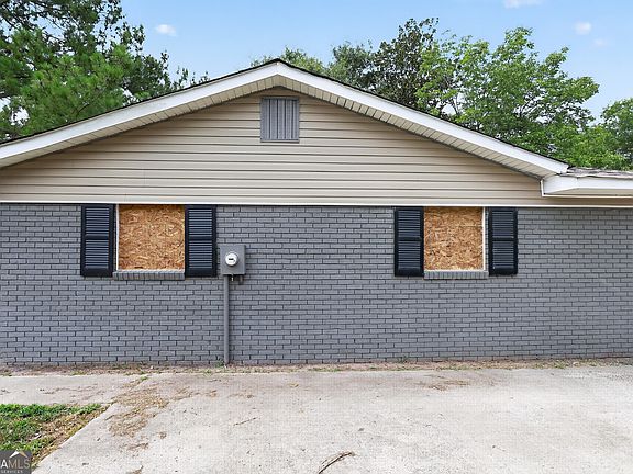 3rd image of 3636 Meadowlark Rd