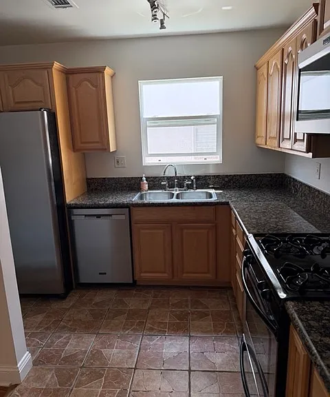 729 N Harper Ave — Photo 11