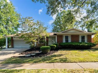 6982 Parc Charlene Dr, Florissant, MO 63033