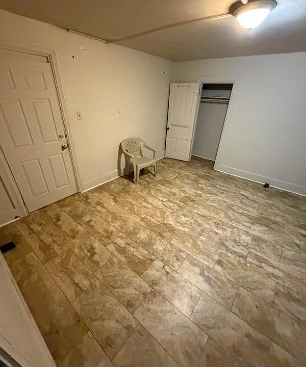 1st image of 189-191 S Front St Room 2