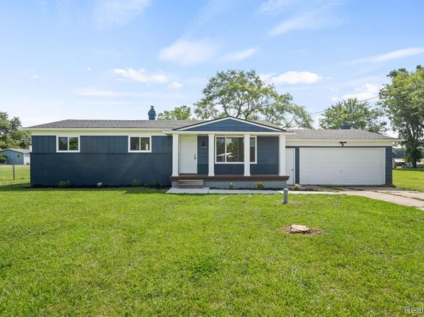 8029 Van Vleet Rd, Gaines, MI 48436