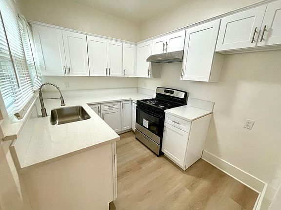 2nd image of 2106 E Bermuda St #204