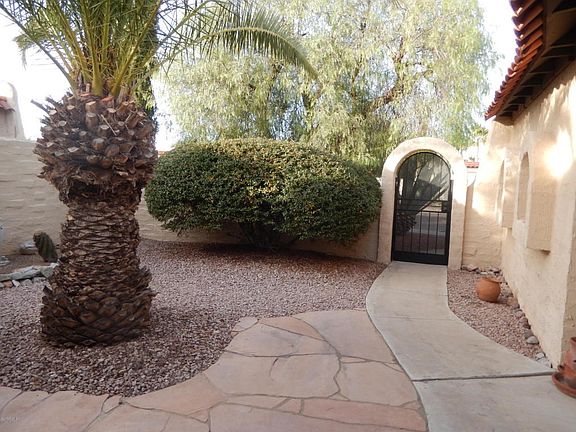 2nd image of 801 W Calle Del Regalo