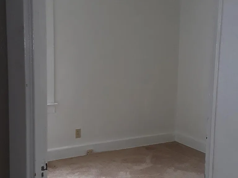 80 Woodward Ave — Photo 2