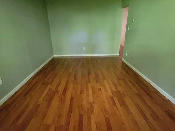 2nd image of 1333 Bell Blvd Floor 1