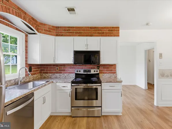 7910 S Cartier Ct, Severn, MD 21144