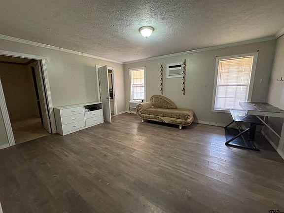 3rd image of 12463 Plum Dr