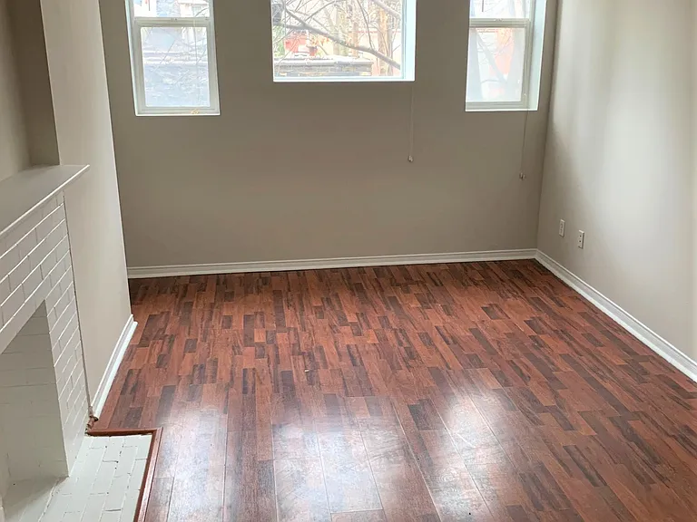 414 Jarvis St — Photo 6