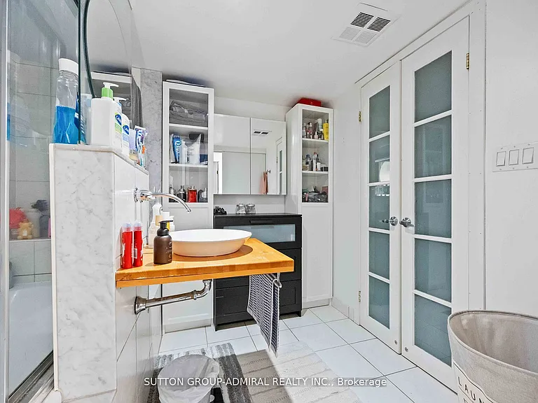 550 Queens Quay W #726 — Photo 8