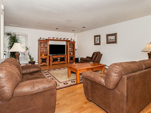3rd image of 1793 E Franquero Ln