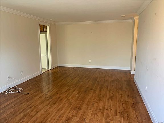 4th image of 18 Birchwood Dr