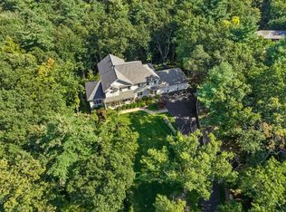 109 Nobscot Dr, Framingham, MA 01701