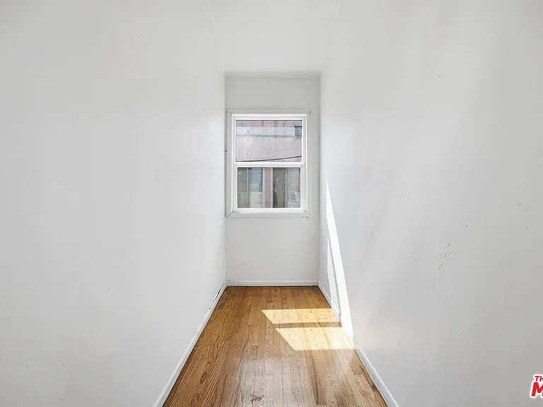 4841 W 18th St — Photo 16