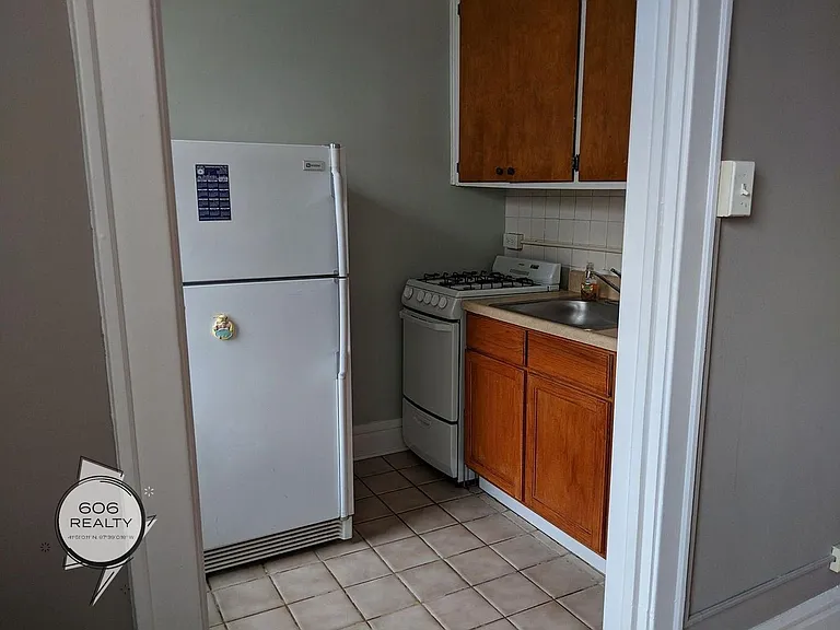 3118-20 S Oak Park Ave — Photo 13