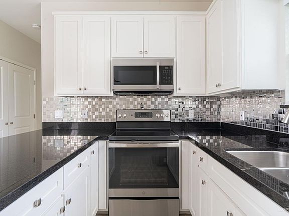 4th image of 1040 English Ave #12