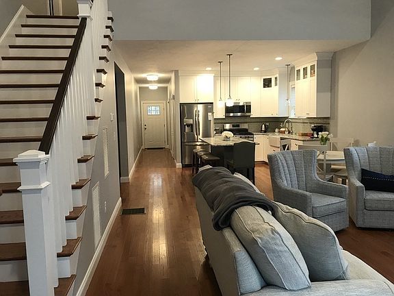 4th image of 29 Acorn Pl #29
