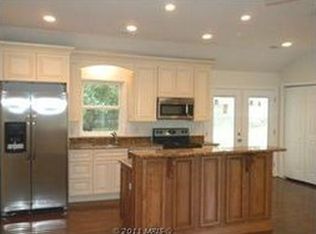 105 River Rd, Edgewater, MD 21037