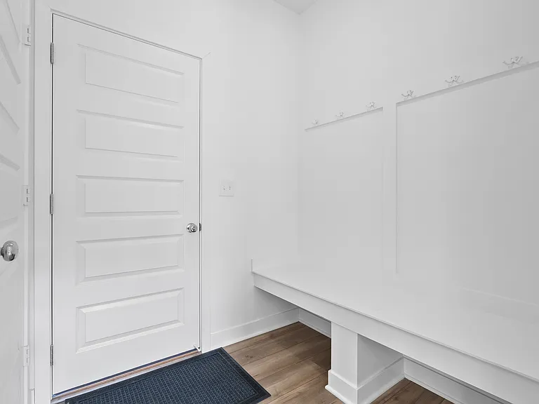 6261 Balsam Ct — Photo 23