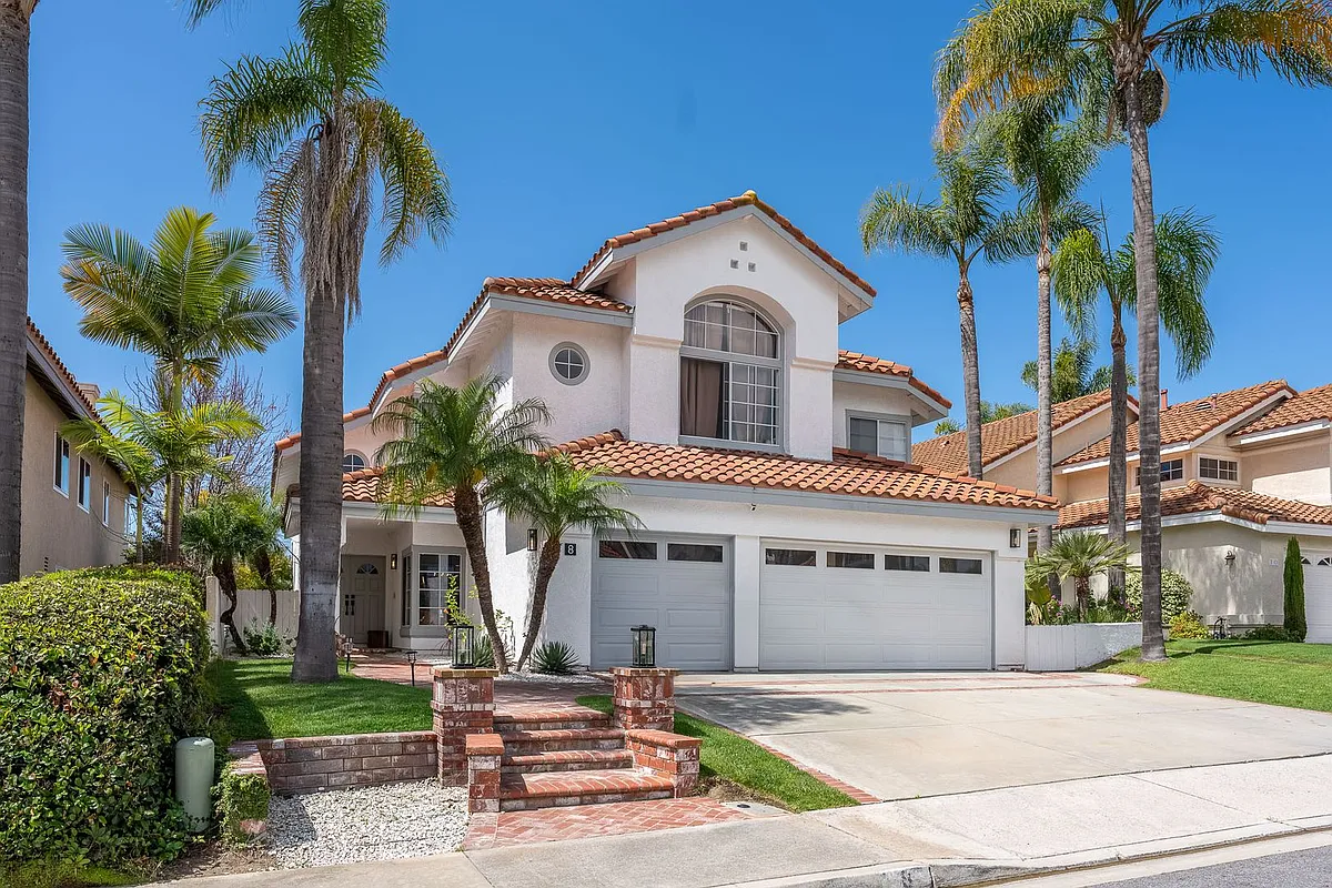 Building Photo - 8 Vistamar Dr