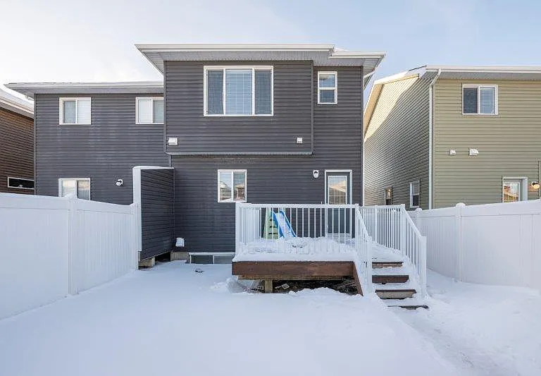 226 Redstone Dr NE — Photo 38
