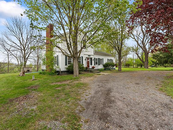 3rd image of 1775 Imlay City Rd