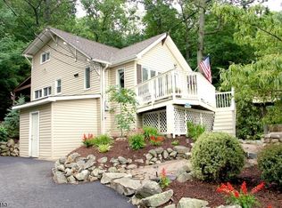420 Glen Ridge Rd, Highland Lakes, NJ 07422