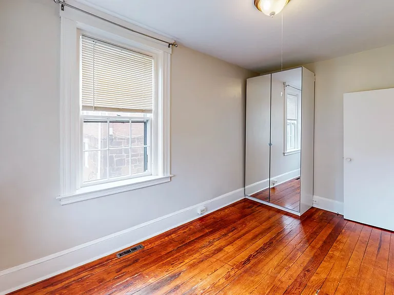 542 Chapel St #5 — Photo 7