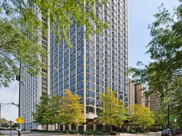 1555 N Astor St APT 12SE, Chicago, IL 60610