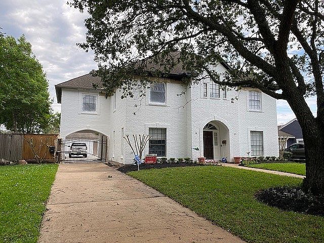 2nd image of 4612 Maple St