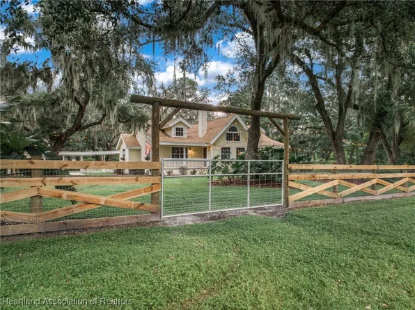 4830 Fietzway Rd, Dover, FL 33527