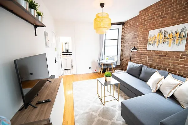 Rented by Park River | media 9