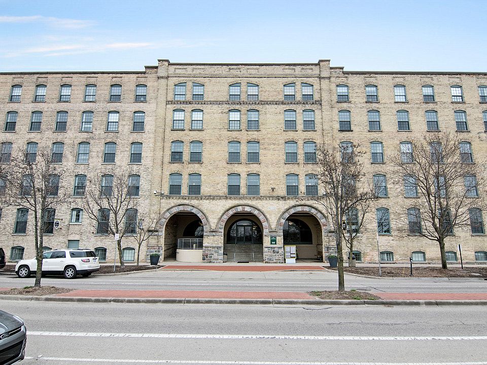 1st image of 940 Monroe Ave NW Unit 550