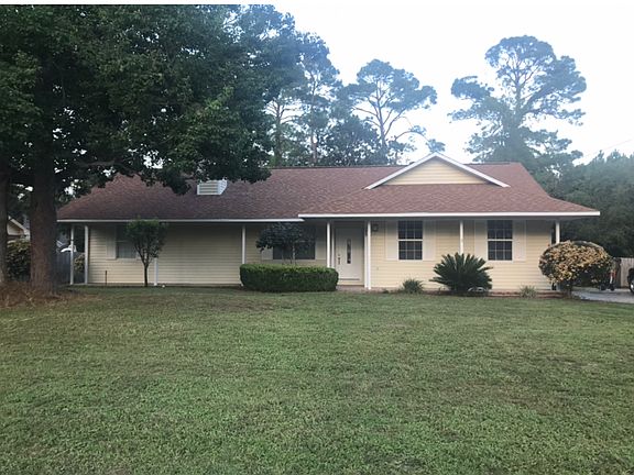 2nd image of 1004 Woodlore Cir