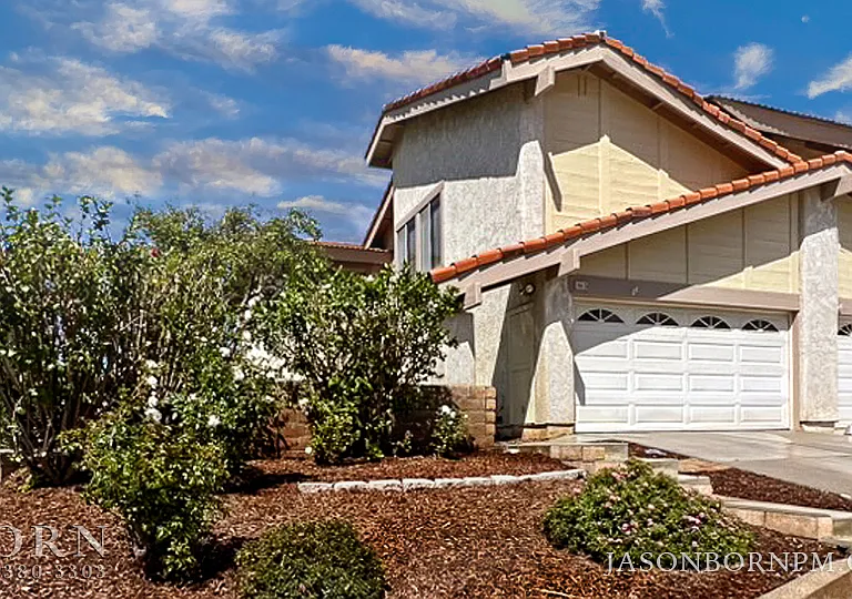 1815 Tipperary Ln — Photo 2