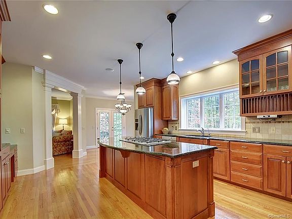 3rd image of 497 Cedar Ridge Dr