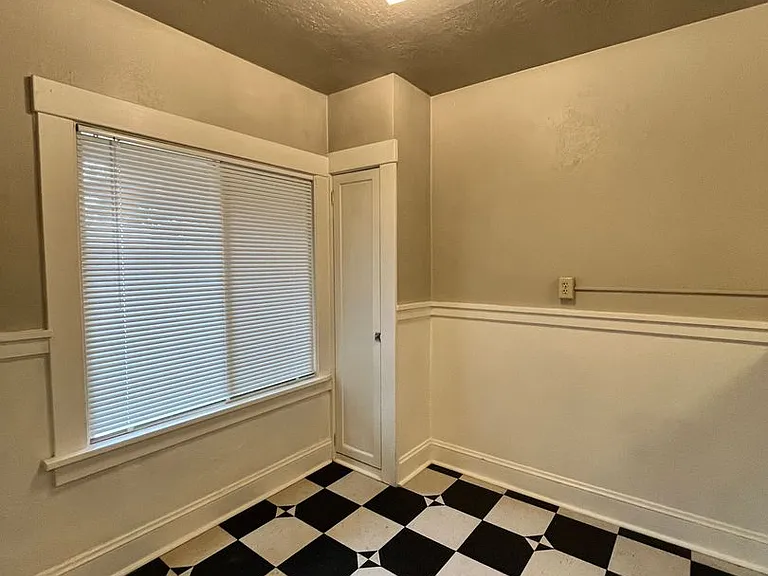 Rose Court by Star Metro — Photo 10