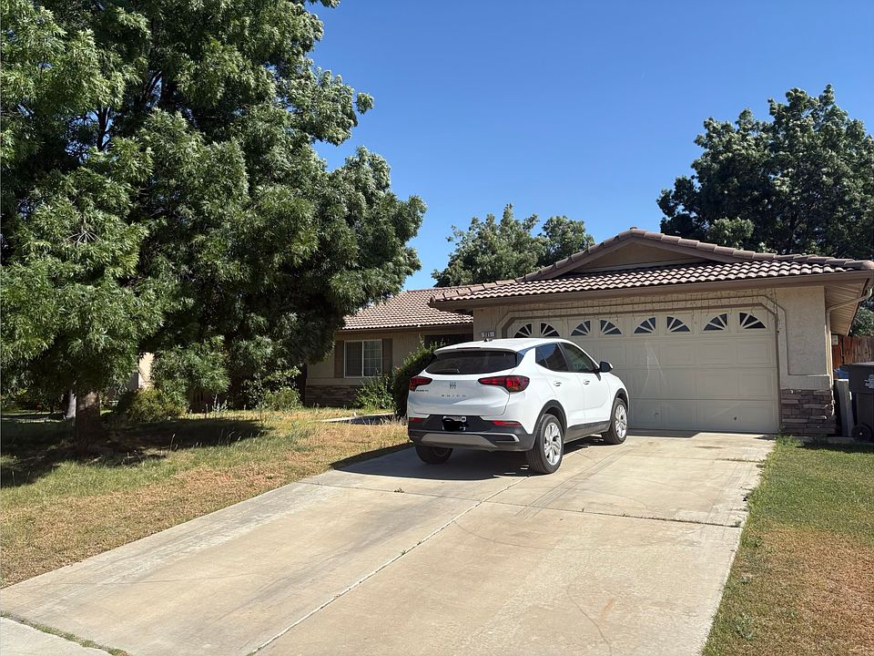 1st image of 221 Medina Ct