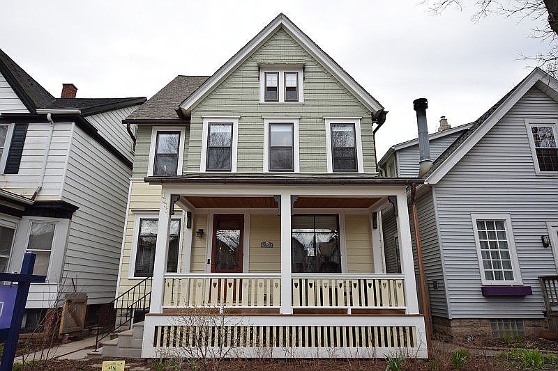 1st image of 3335 N Bartlett Ave