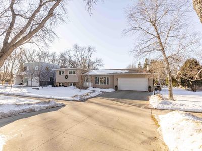 2525 9th St S, Fargo, ND, 58103