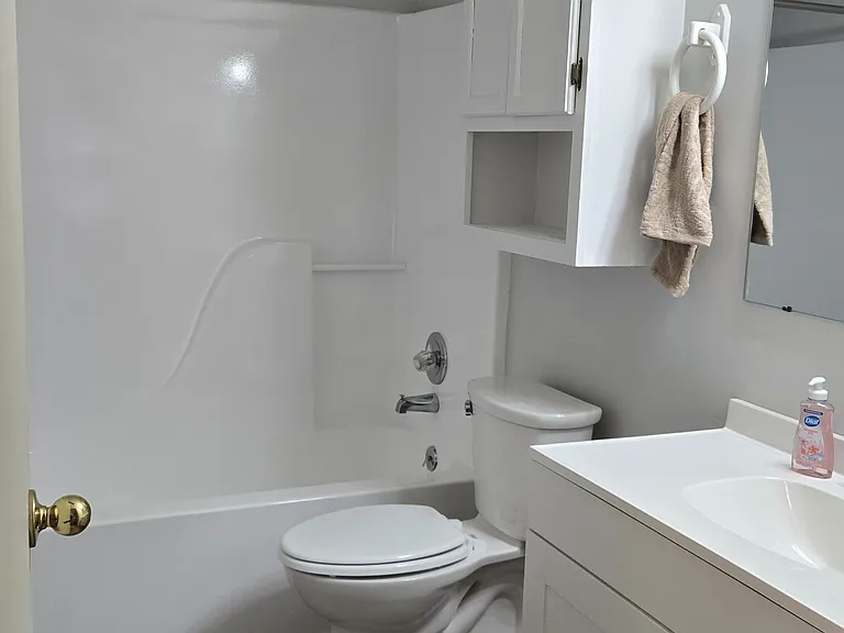 312 Acme St #C — Photo 12