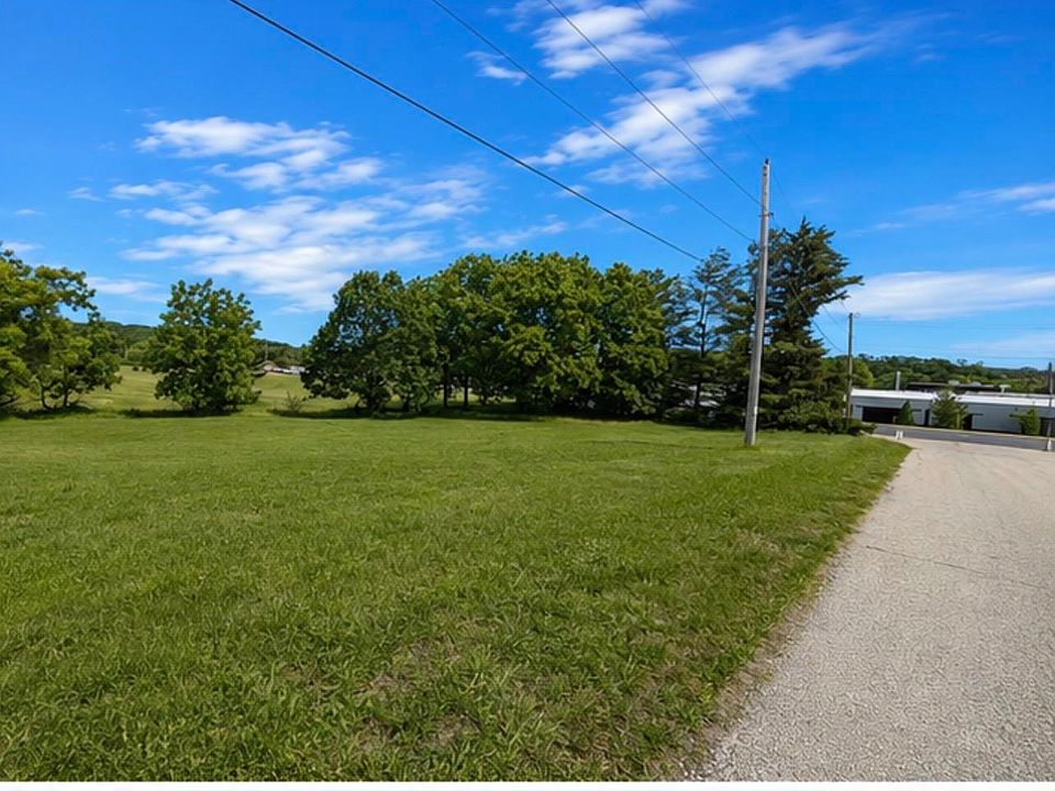 2nd image of 675 Fox Ln
