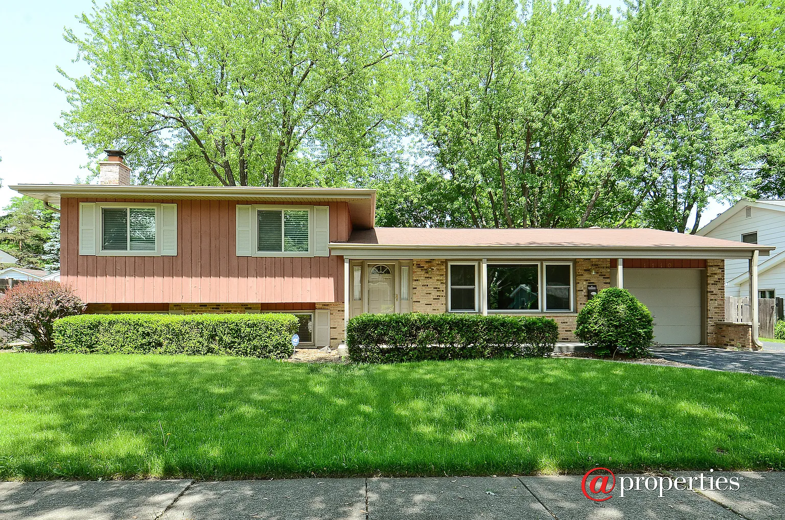 1110 Fairlawn Ave photo 1