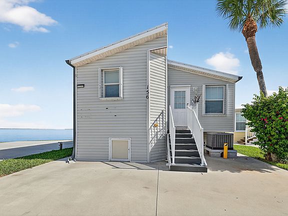 2nd image of 156 Nettles Blvd #156