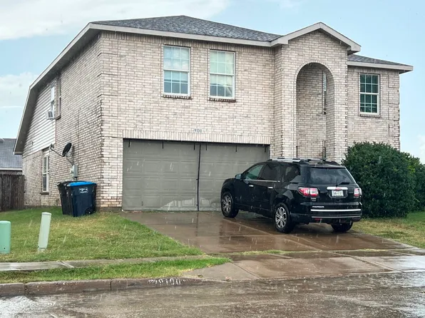 9100 Troy Dr, Fort Worth, TX 76123