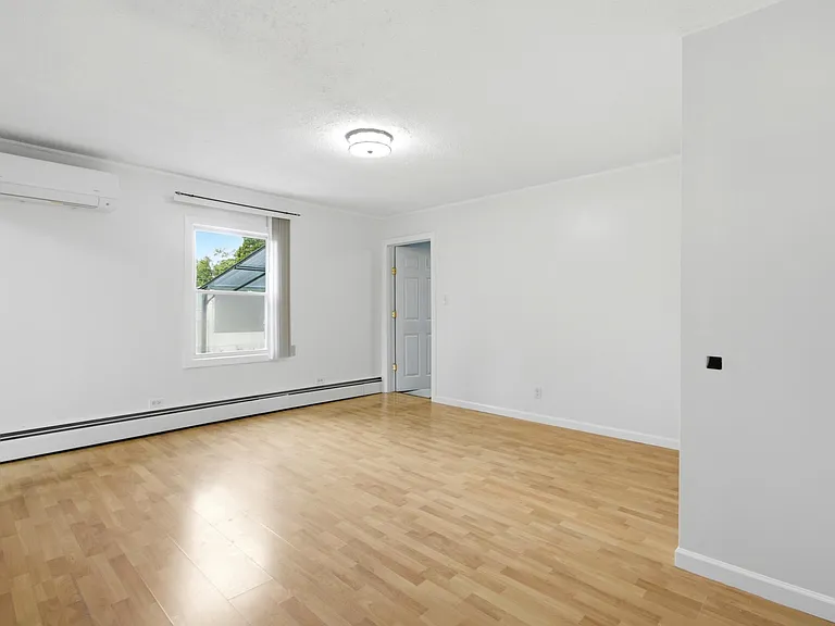 8885 Cardwell St — Photo 13
