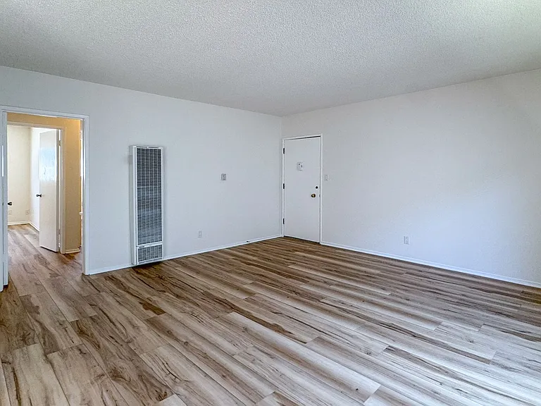 4051 Mclaughlin Ave — Photo 6
